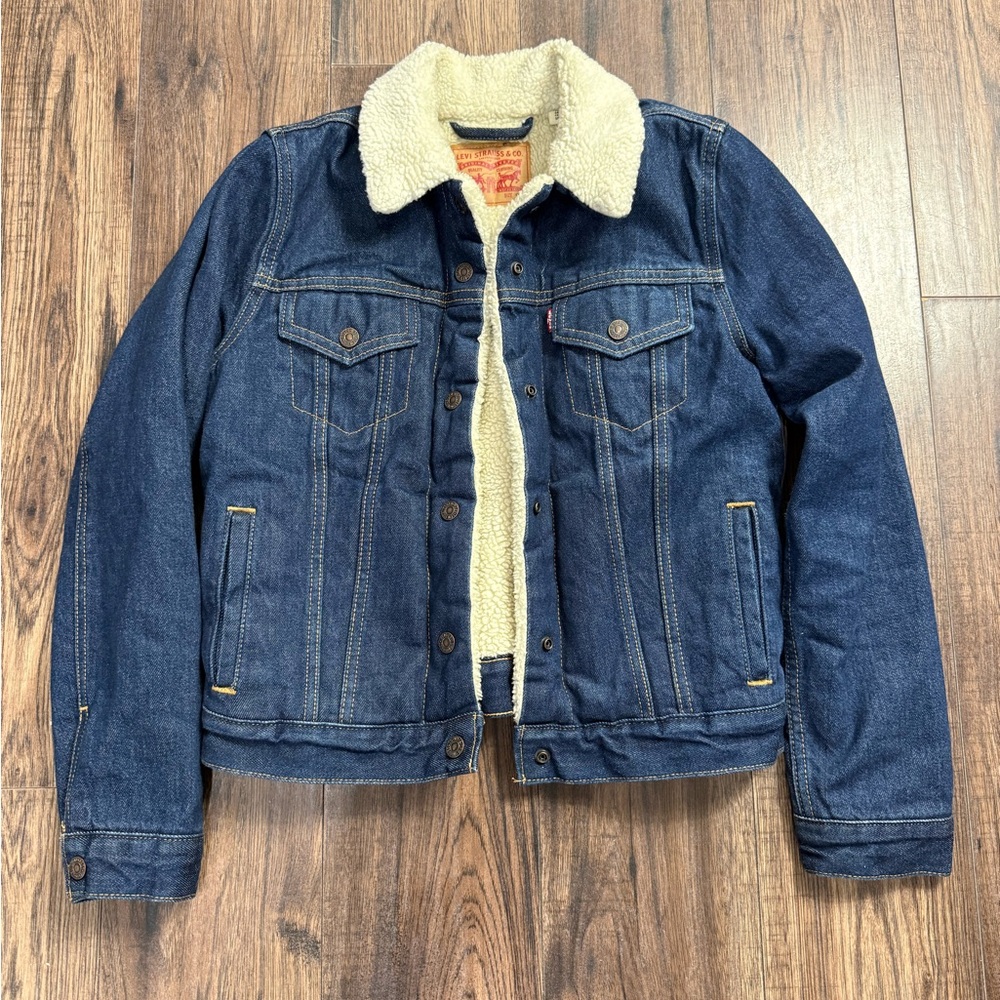 Levi's Women Dark Blue Denim Jacket with Cream Sherpa Collar